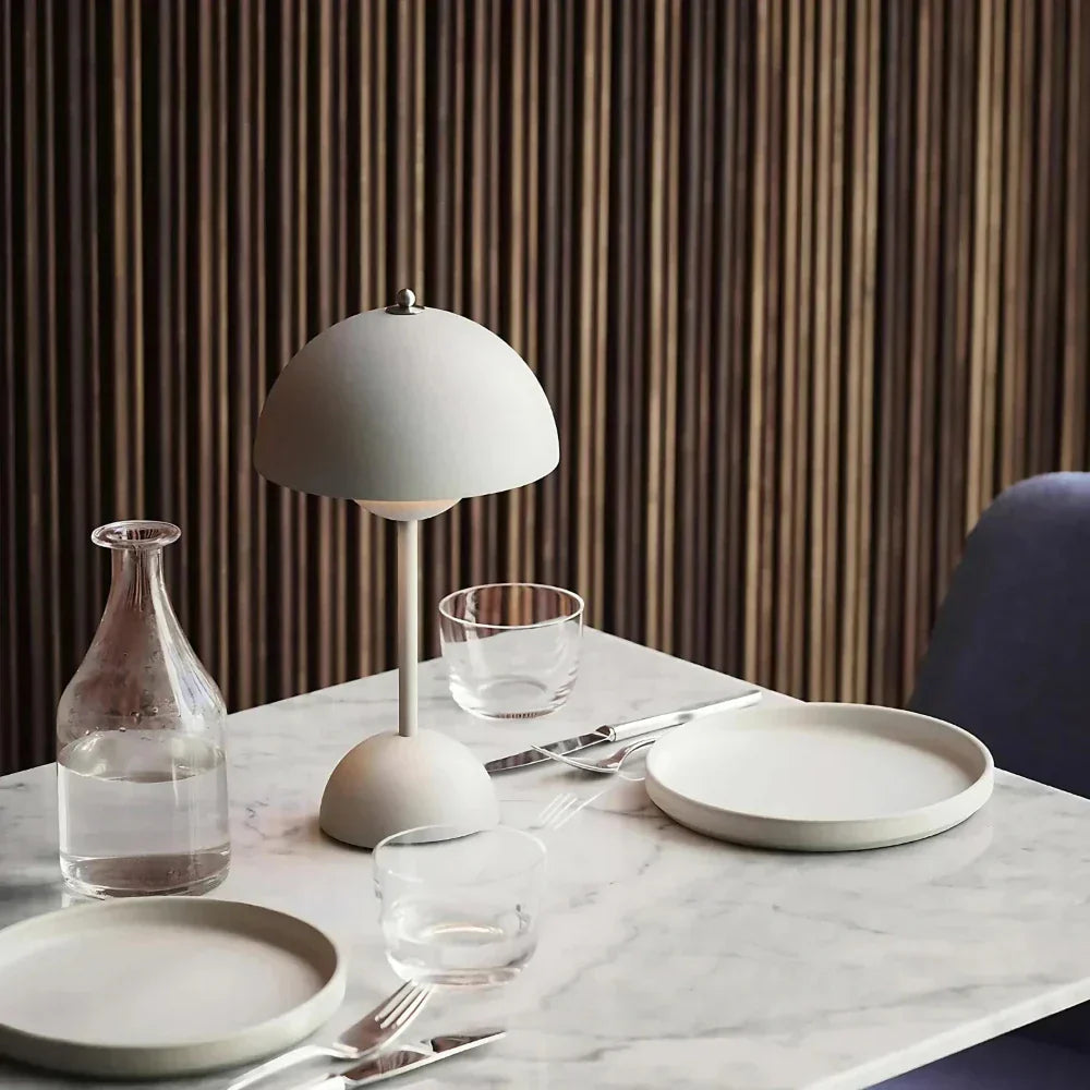 アムステルダムデザインテーブルランプ | 1＋1無料